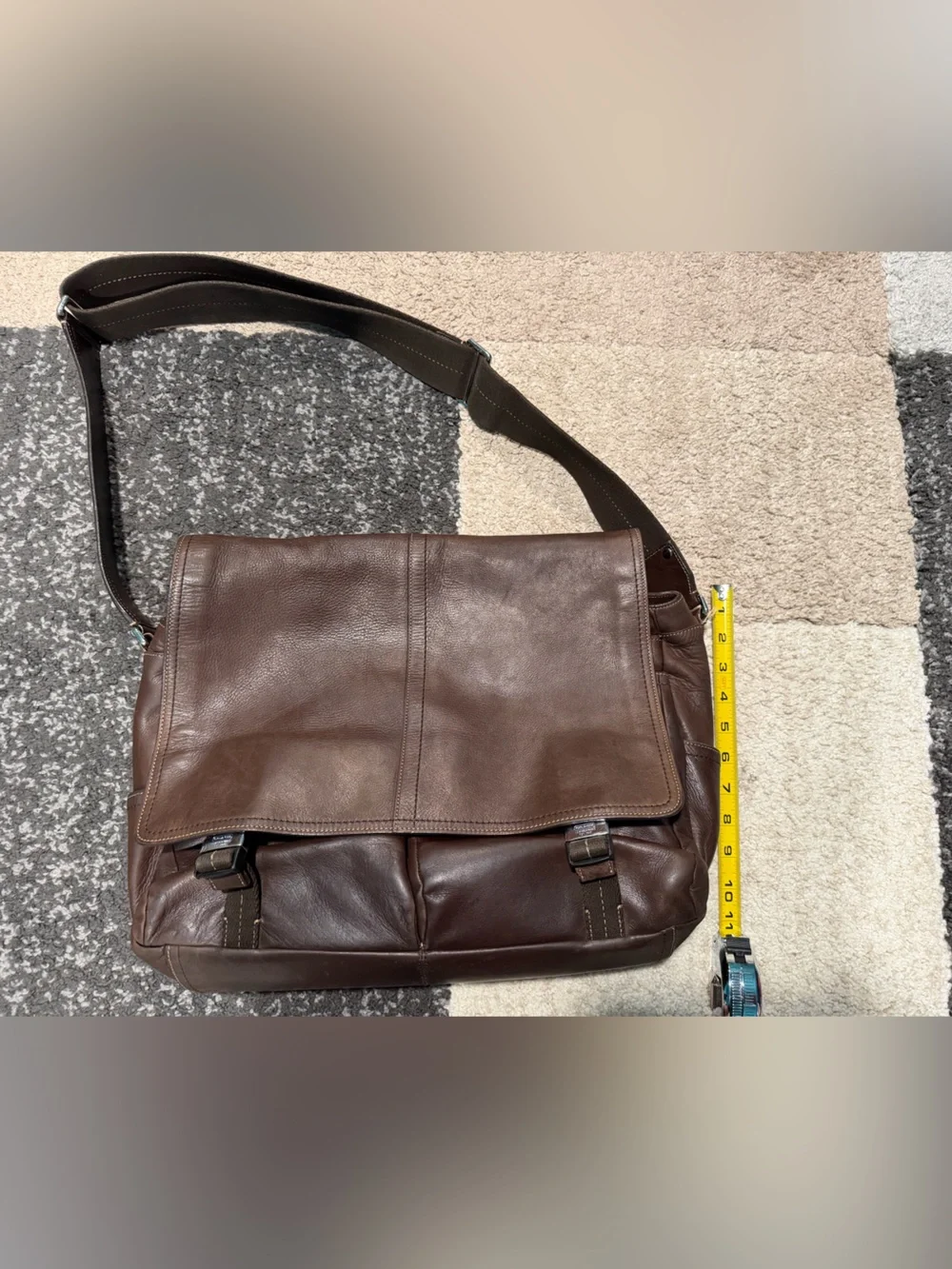 Brown Leather Messenger Bag for Men - Classic Crossbody Carry